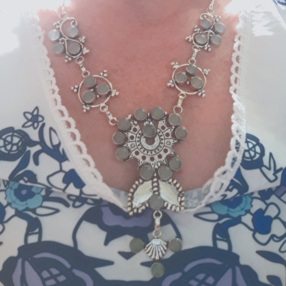 New Stunning Chalcedony 925 Silver Necklace.